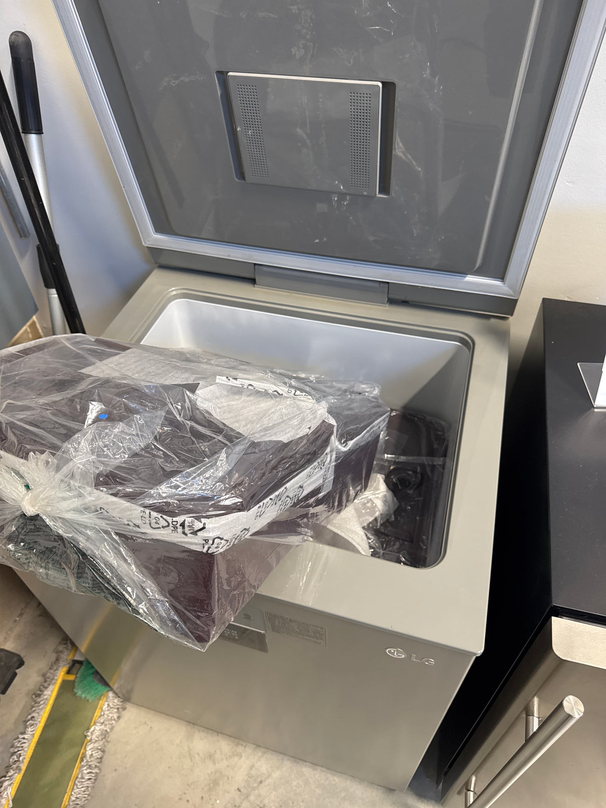 LRKNC0505V - Fridge