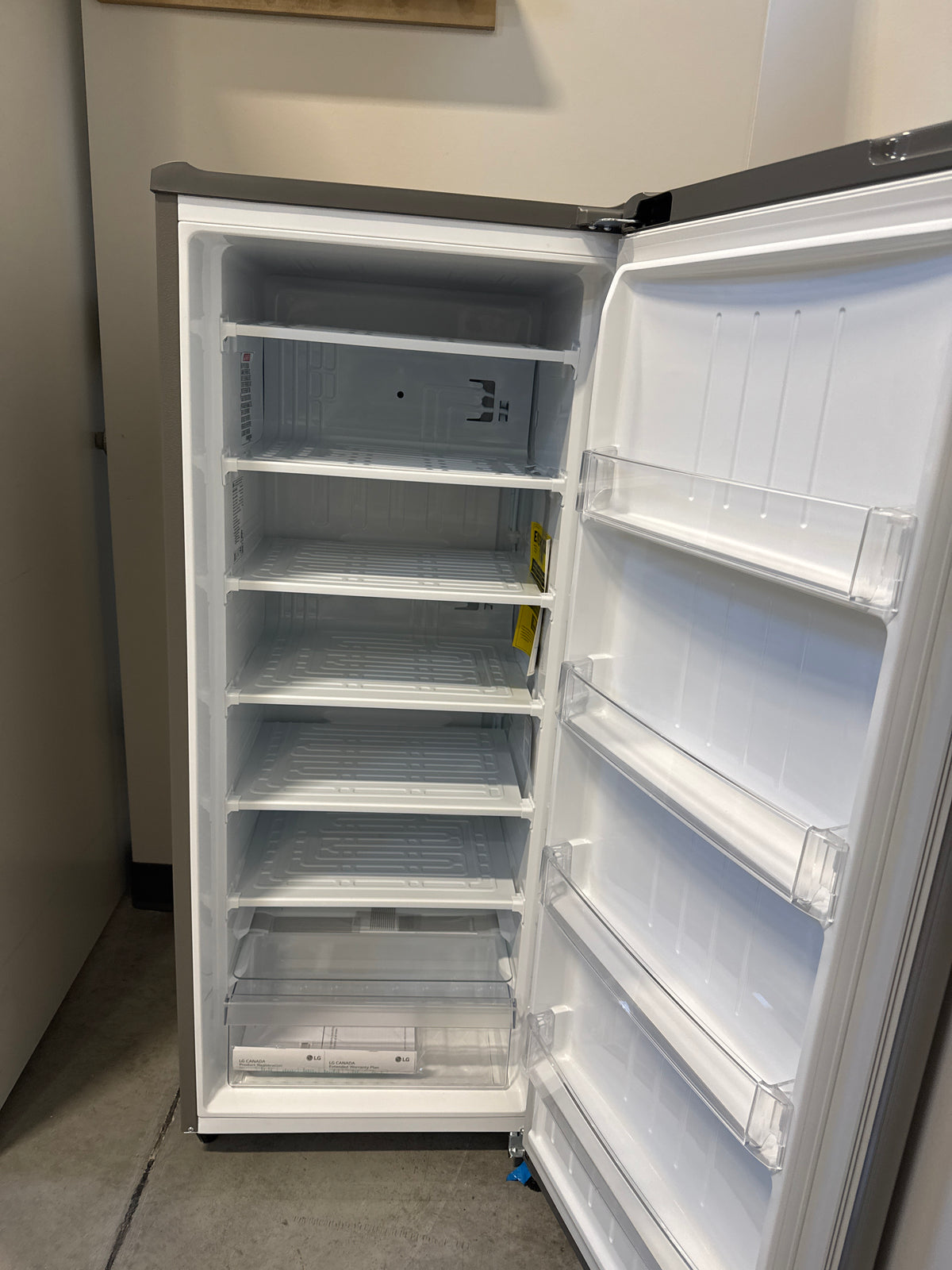 LROFC0605V - Refrigerator