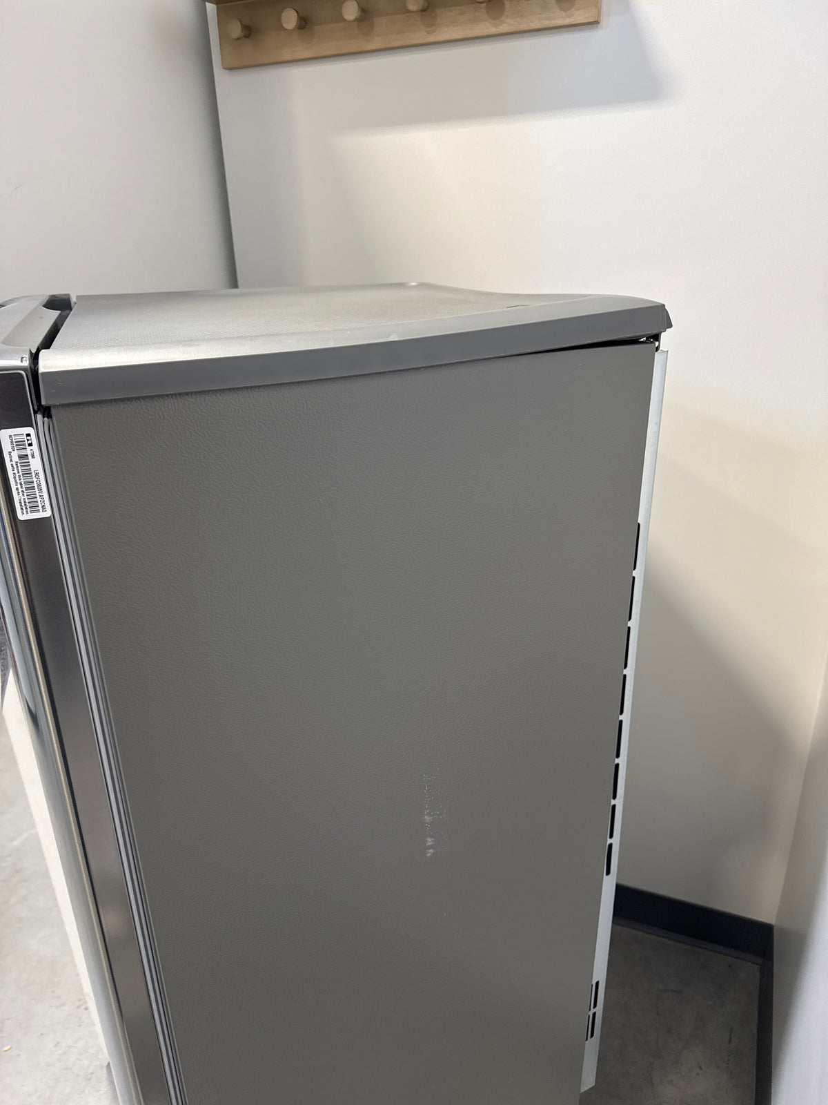LROFC0605V - Refrigerator